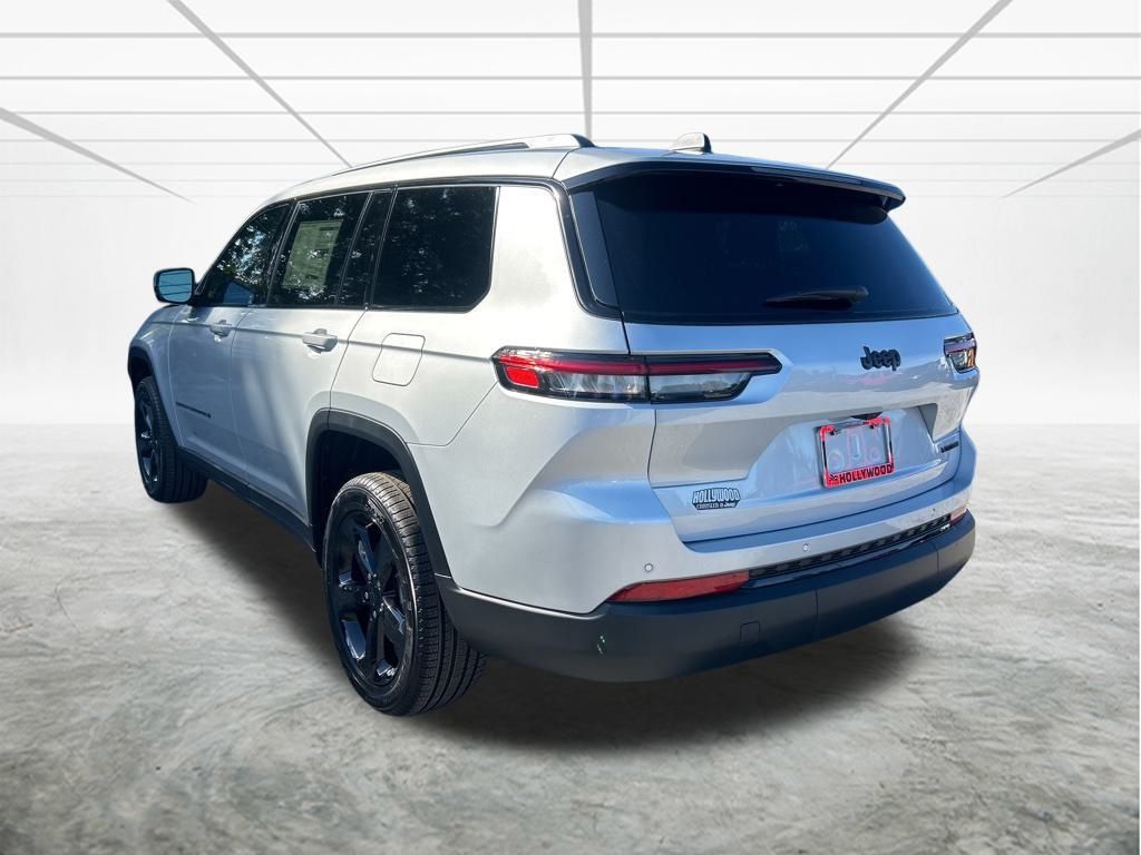 Vehicle image 7 of 51
