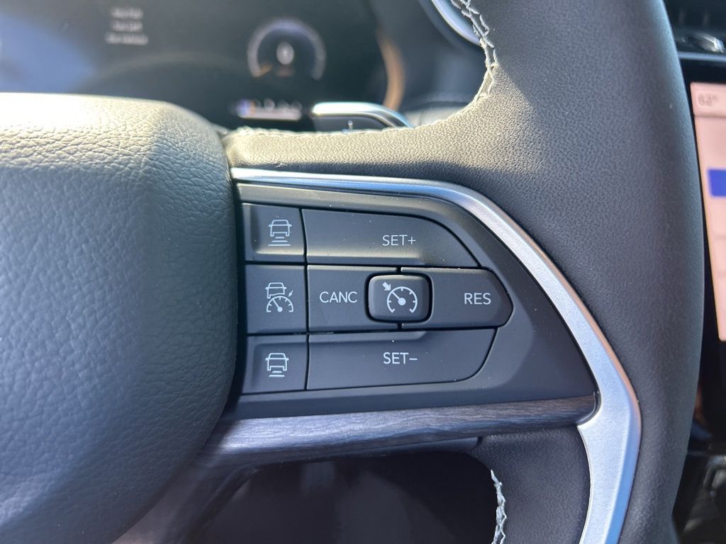 Vehicle image 48 of 51