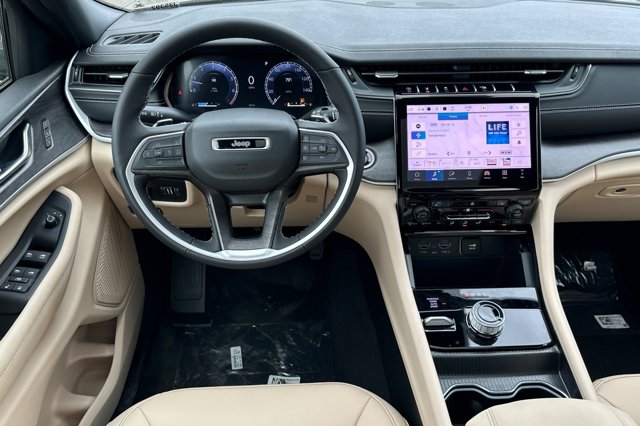 2025 Jeep Grand Cherokee L Limited Image 14 of 28