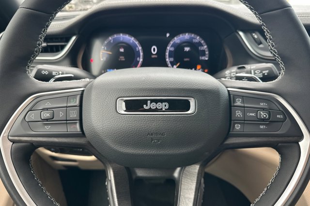 2025 Jeep Grand Cherokee L Limited Image 16 of 28