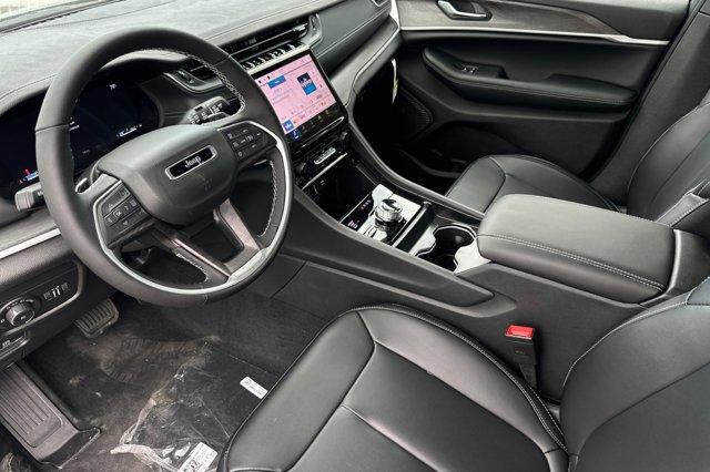 2025 Jeep Grand Cherokee L Limited Image 16 of 28