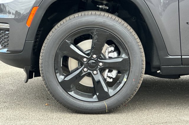 2025 Jeep Grand Cherokee L Limited Image 9 of 28