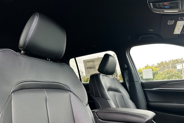 2025 Jeep Grand Cherokee L Limited Image 12 of 28