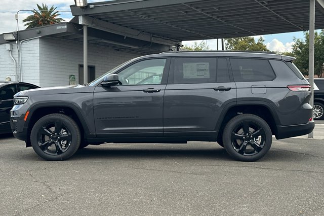 2025 Jeep Grand Cherokee L Limited Image 8 of 28