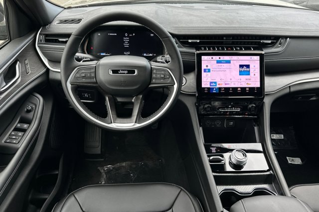 2025 Jeep Grand Cherokee L Limited Image 14 of 28