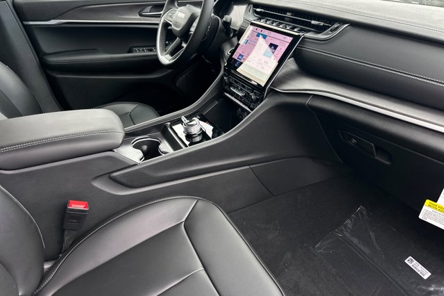 2025 Jeep Grand Cherokee L Limited Image 15 of 28