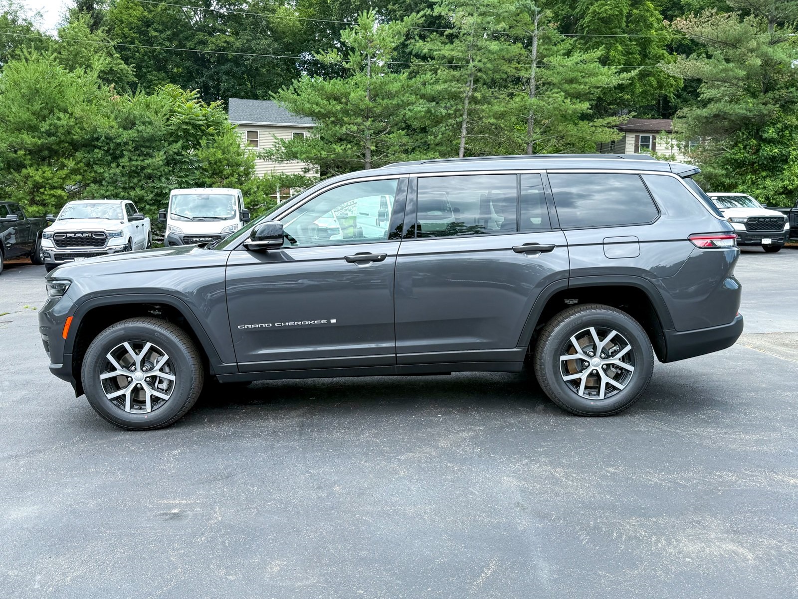 Vehicle image 8 of 41