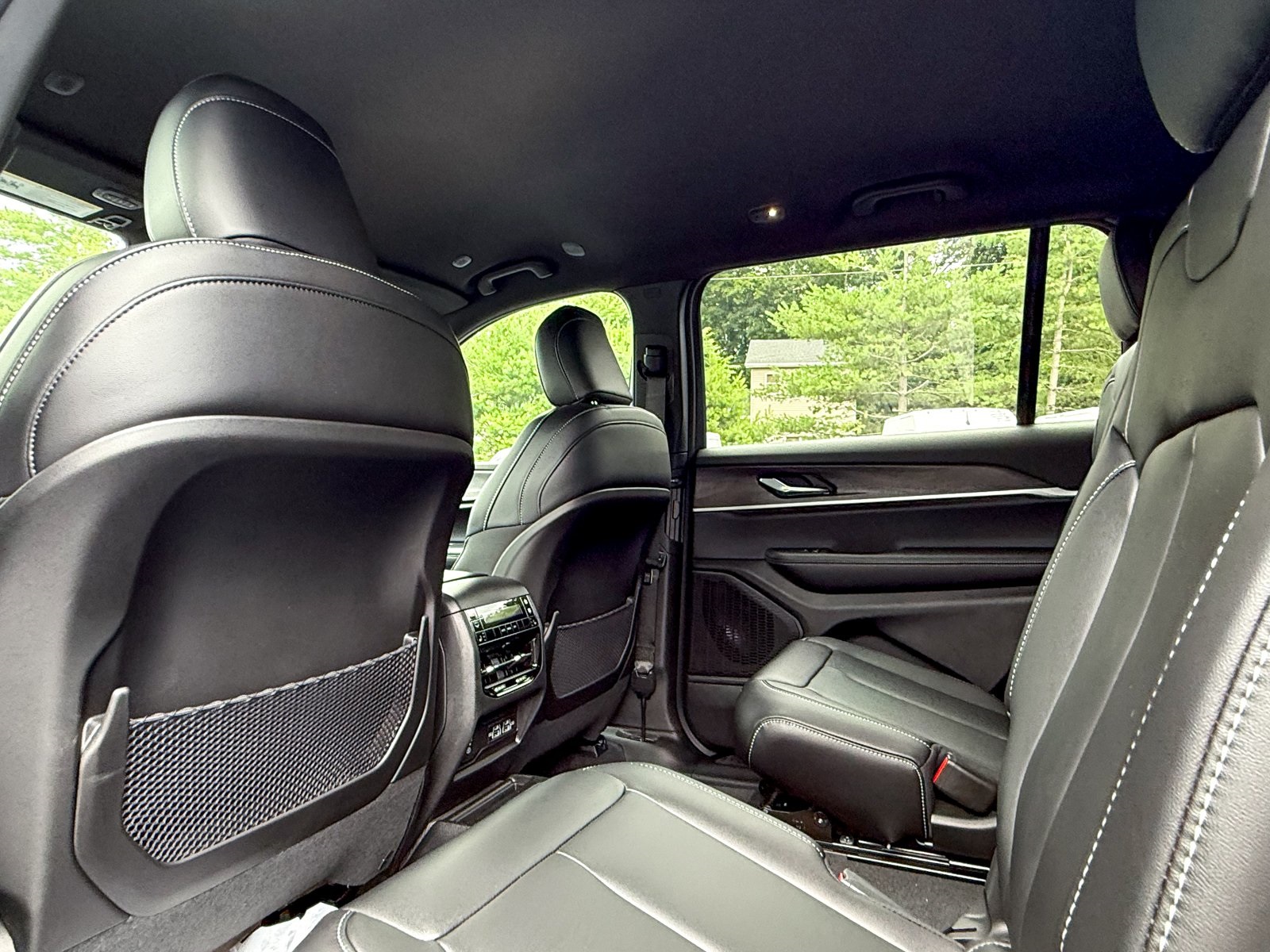 Vehicle image 14 of 41