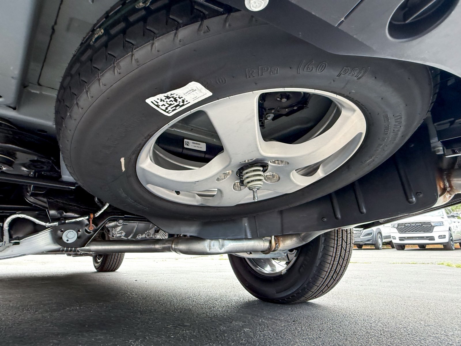 Vehicle image 34 of 41