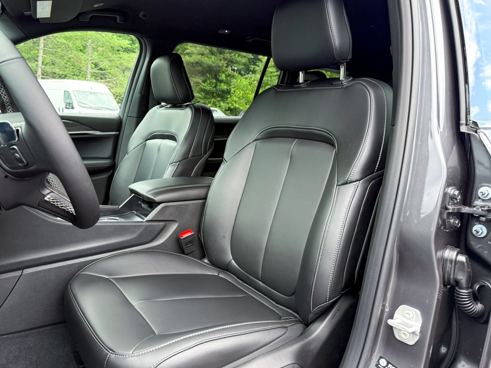 Vehicle image 12 of 41