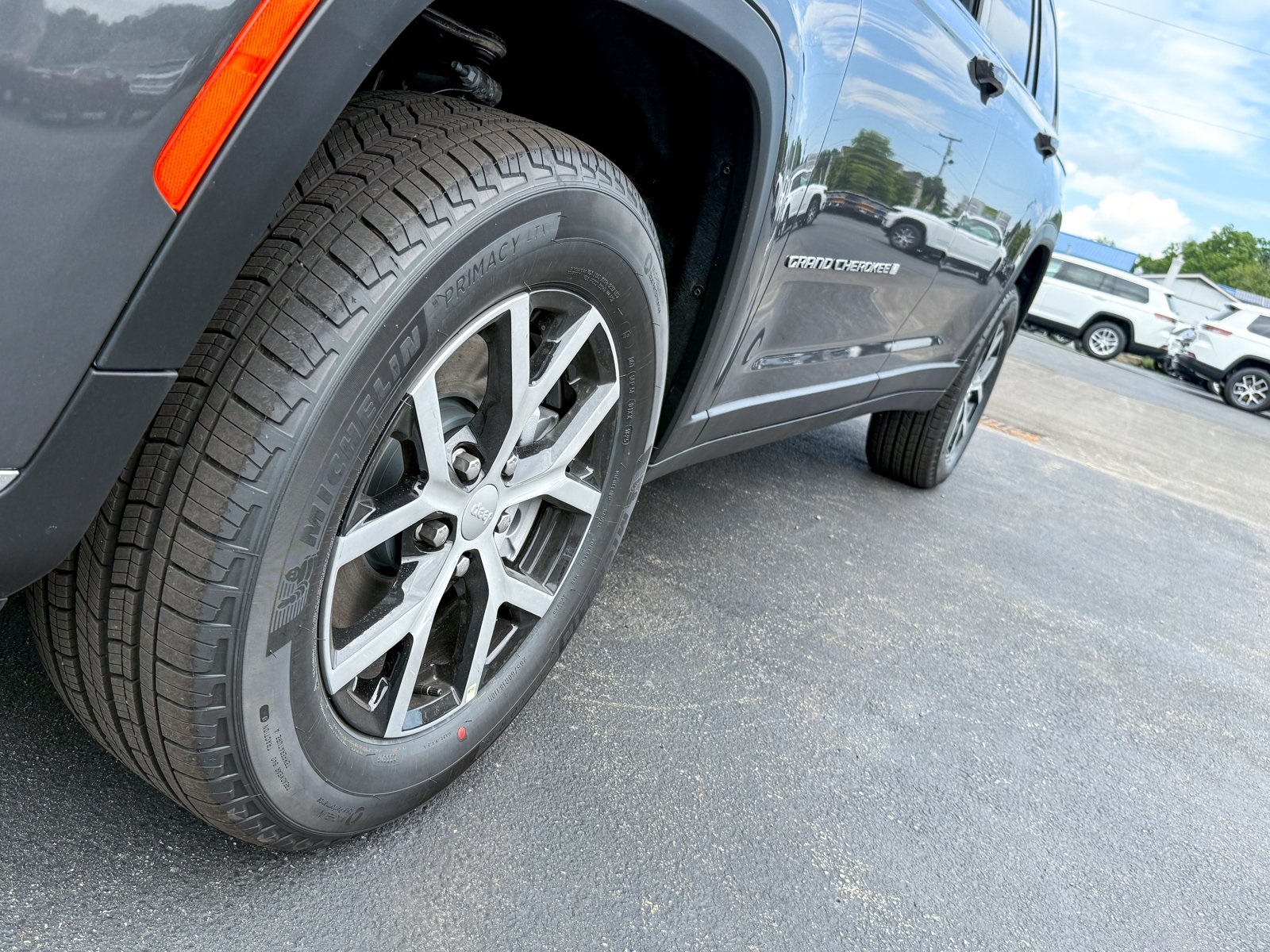 Vehicle image 10 of 41