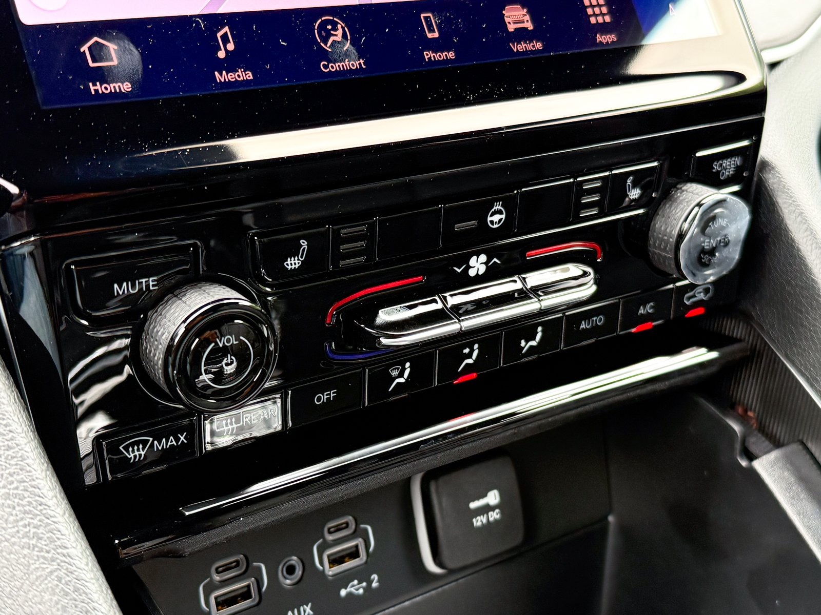 Vehicle image 24 of 41