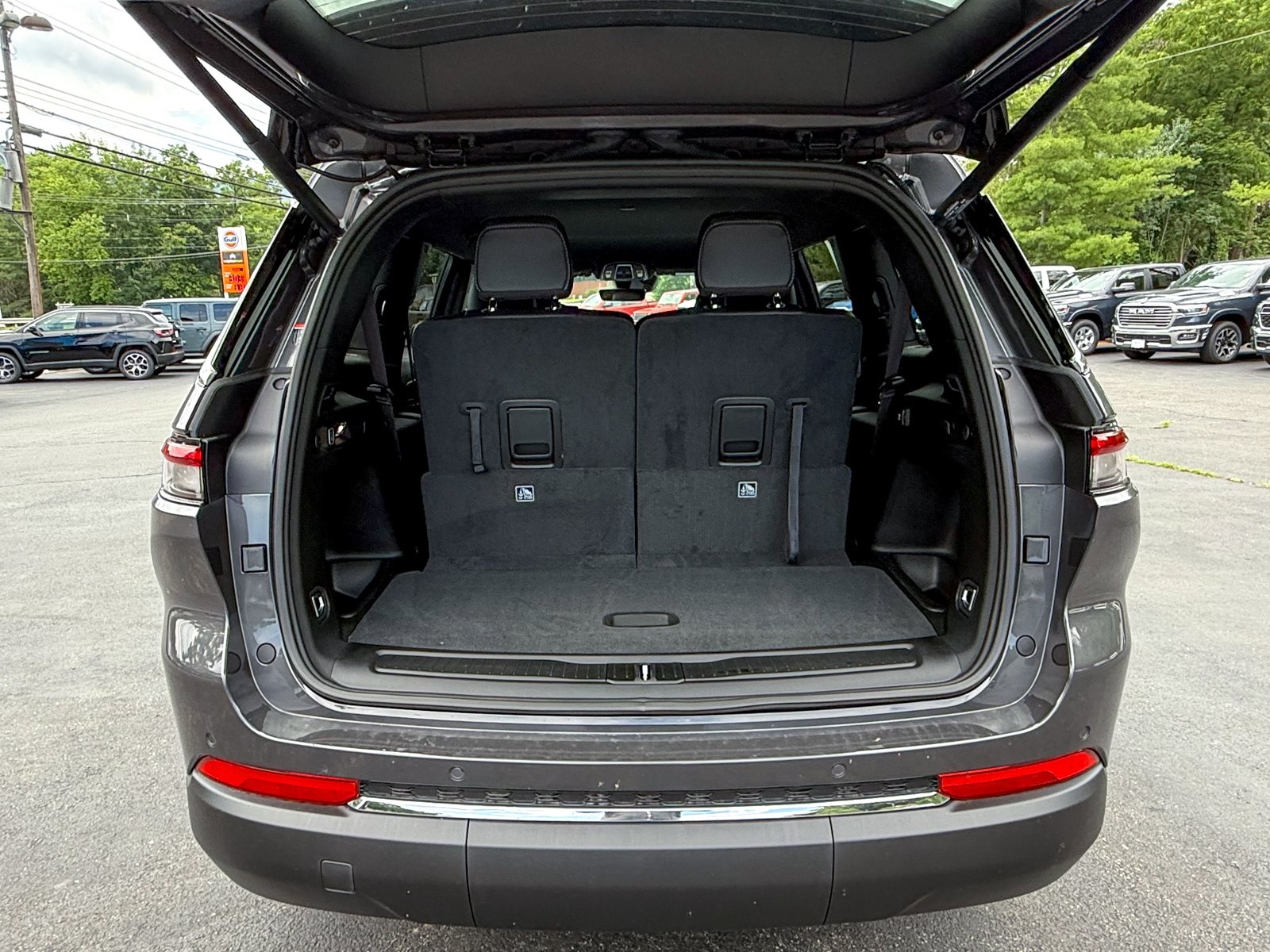 Vehicle image 11 of 41