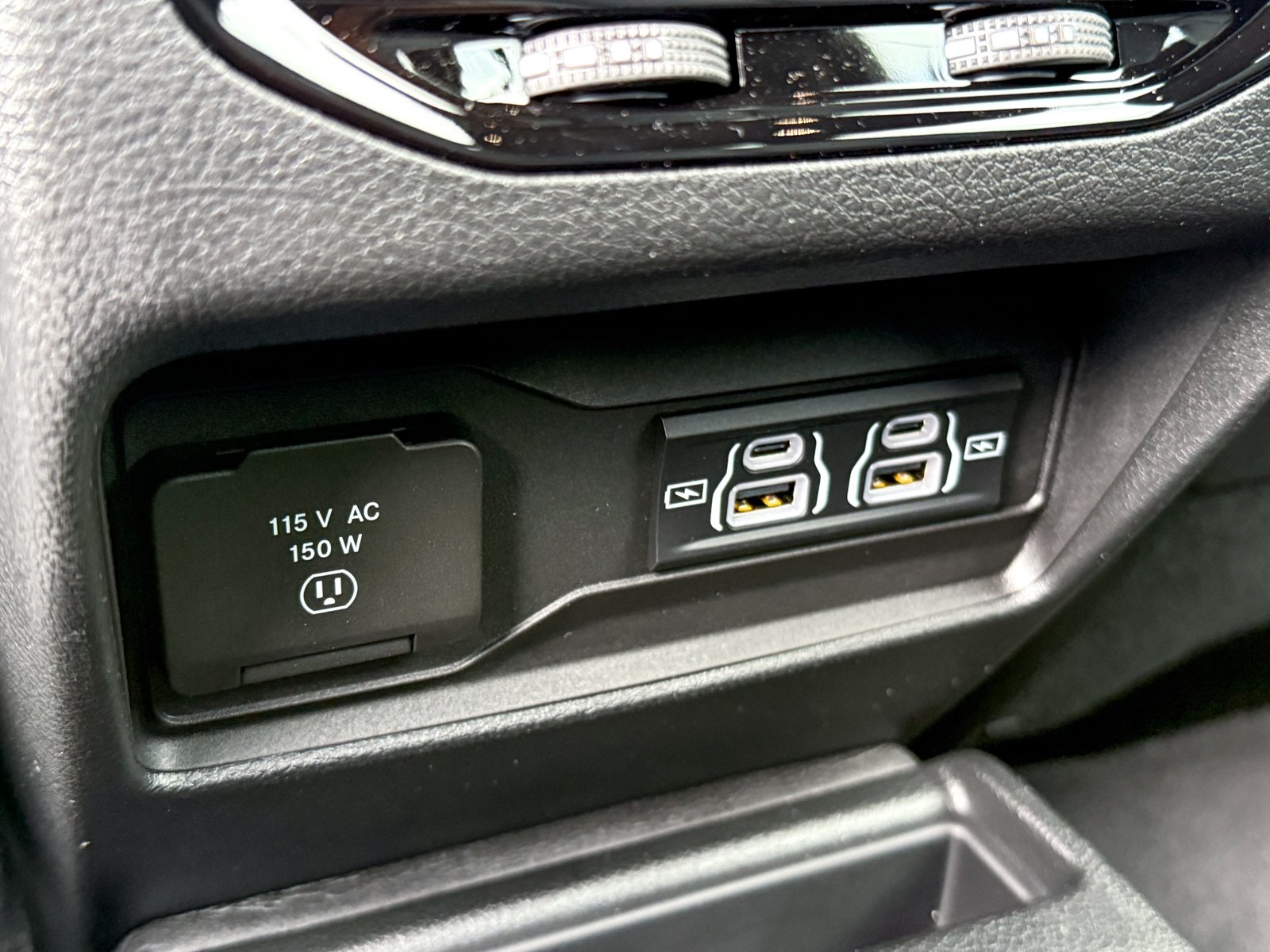 Vehicle image 37 of 41