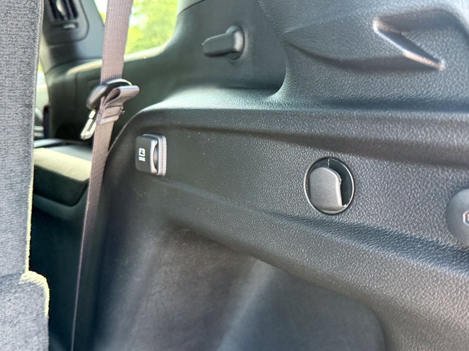 Vehicle image 31 of 43