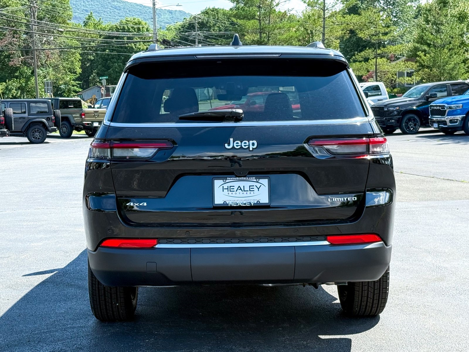 Vehicle image 6 of 43