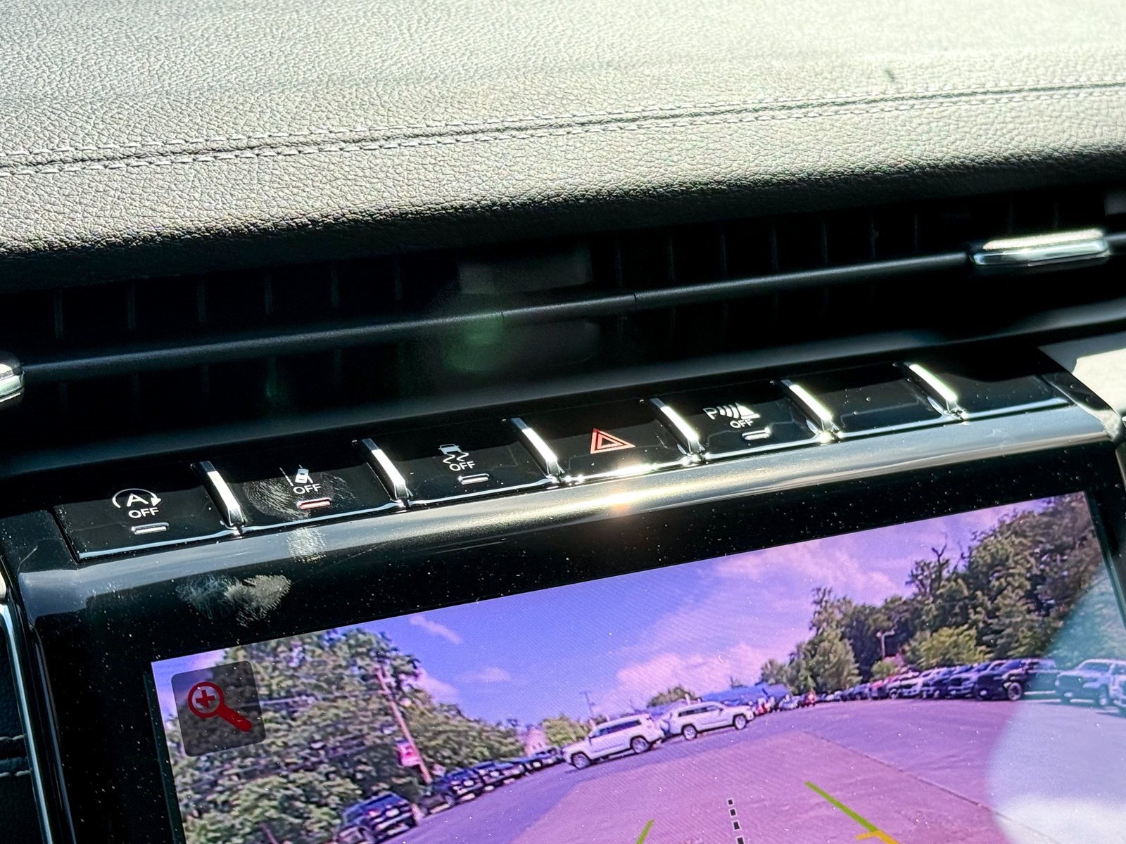 Vehicle image 23 of 43