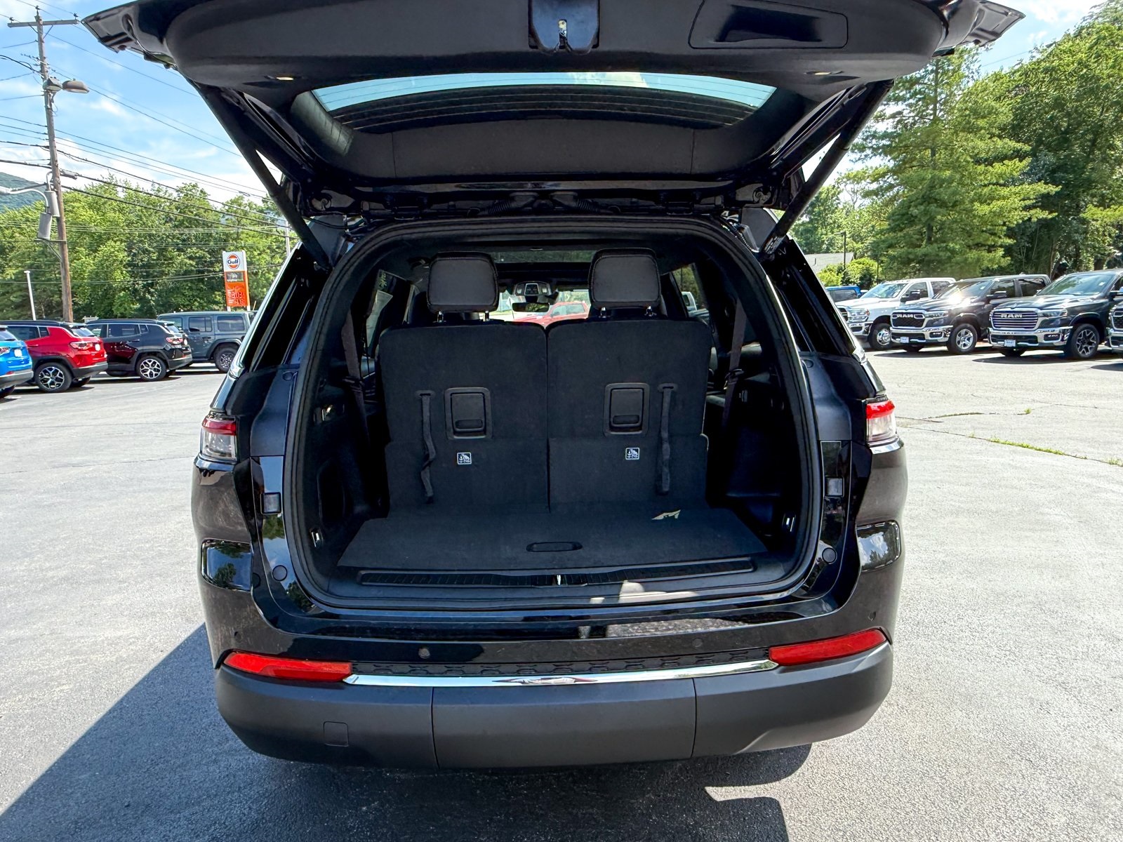 Vehicle image 11 of 43
