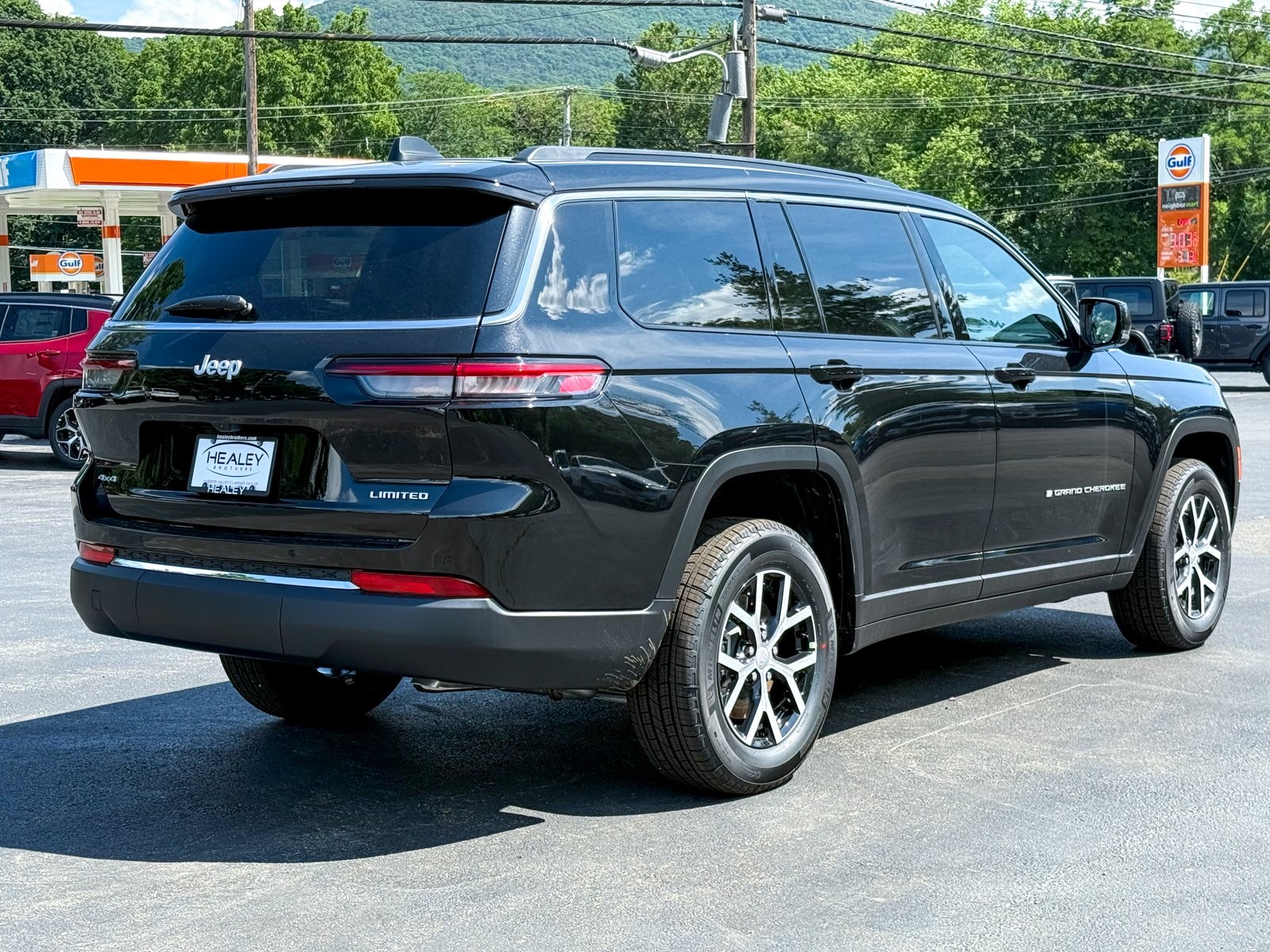 Vehicle image 5 of 43