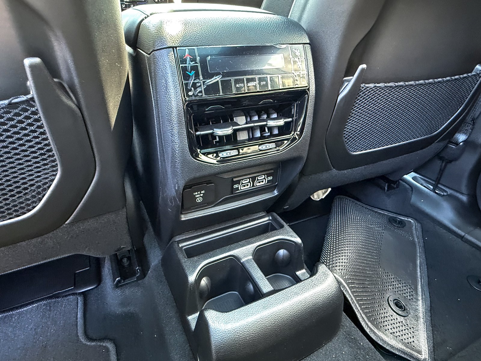 Vehicle image 41 of 43