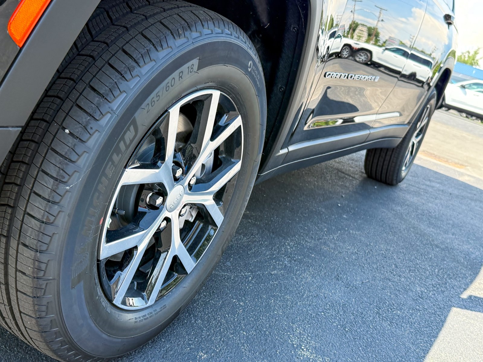 Vehicle image 10 of 43