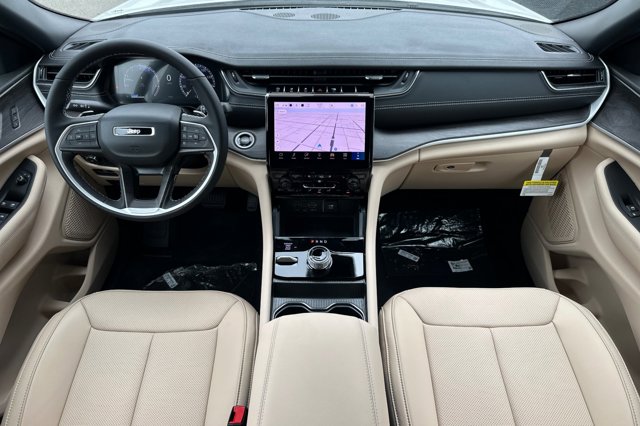 2025 Jeep Grand Cherokee L Limited Image 14 of 28