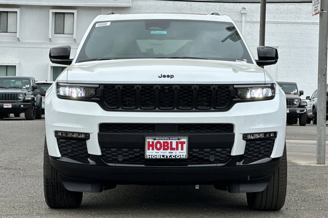 2025 Jeep Grand Cherokee L Limited Image 3 of 28