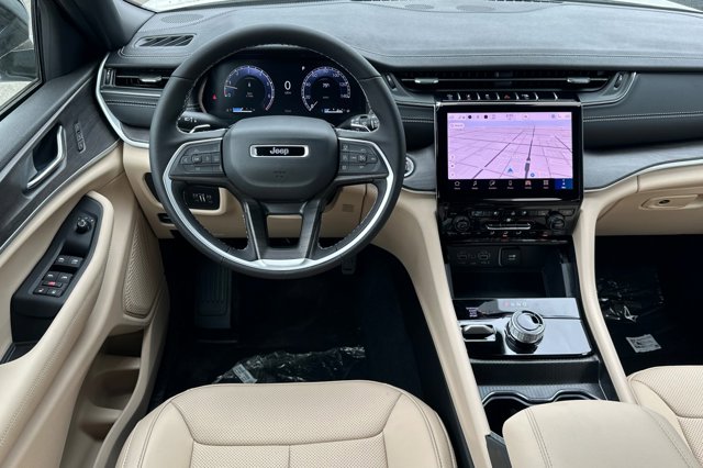 2025 Jeep Grand Cherokee L Limited Image 13 of 28