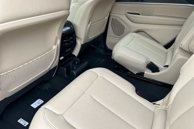 2025 Jeep Grand Cherokee L Limited Image 20 of 28