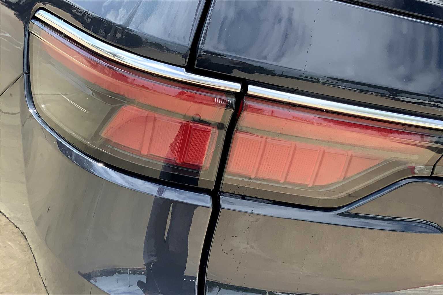 2025 Jeep Wagoneer Base Image 7 of 18