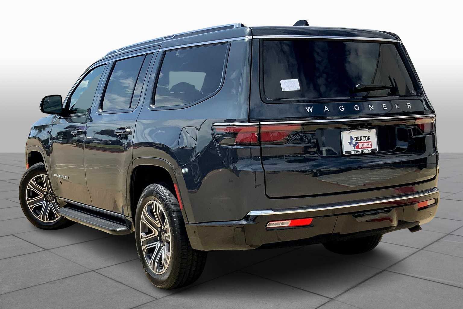 2025 Jeep Wagoneer Base Image 4 of 18