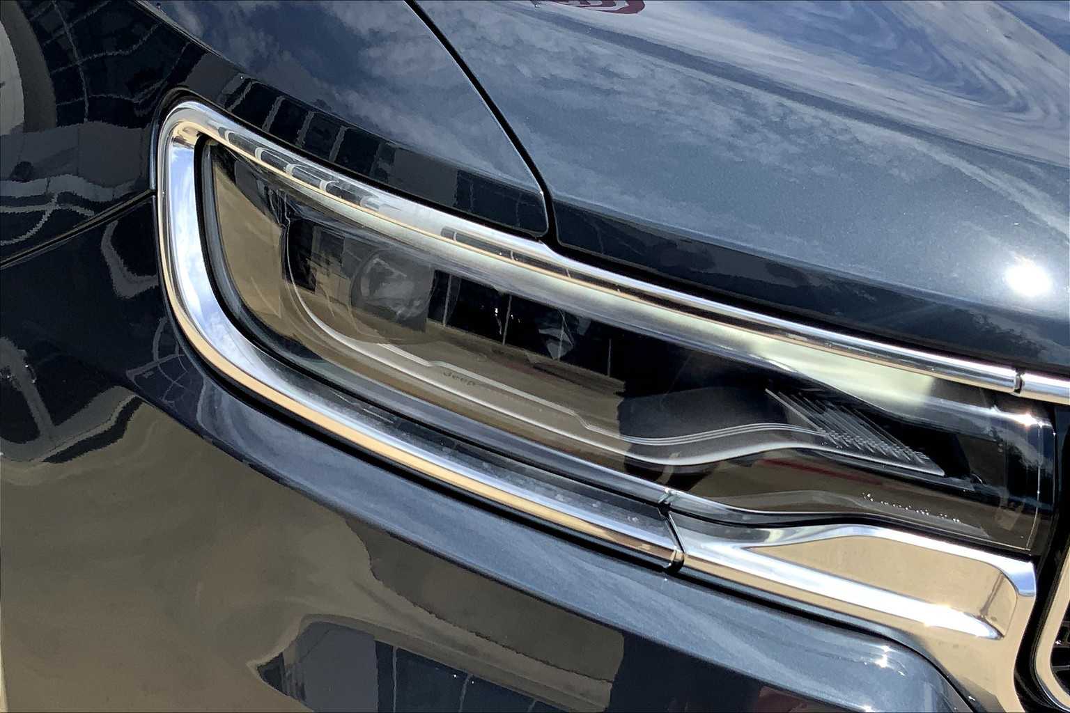 2025 Jeep Wagoneer Base Image 16 of 18