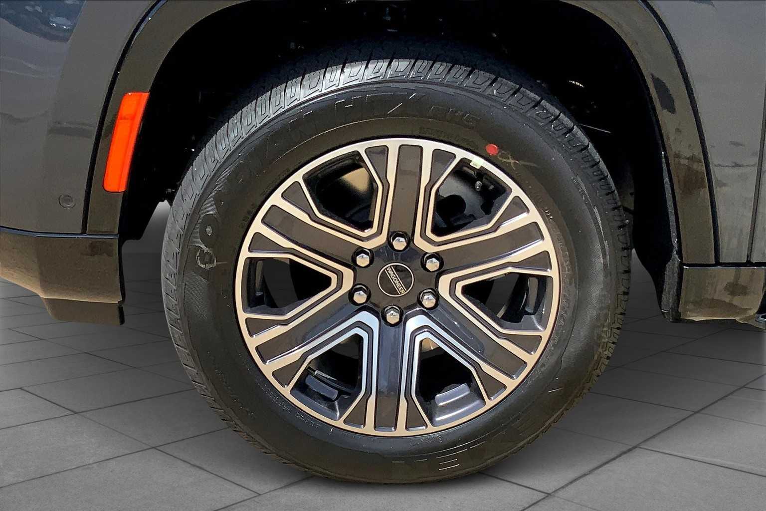 2025 Jeep Wagoneer Base Image 6 of 18