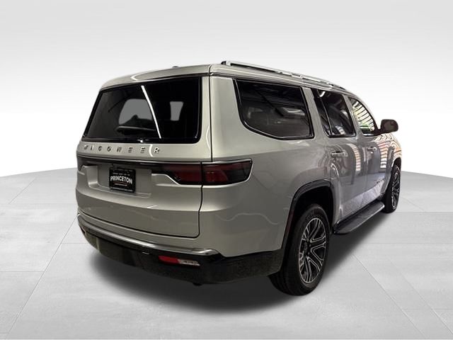 Vehicle image 5 of 22