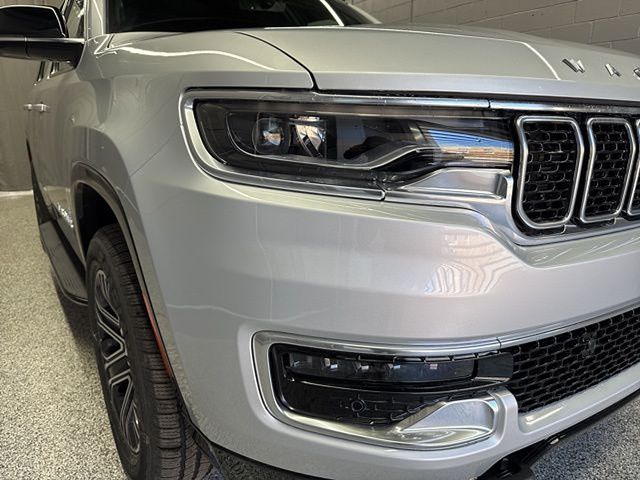 Vehicle image 12 of 22