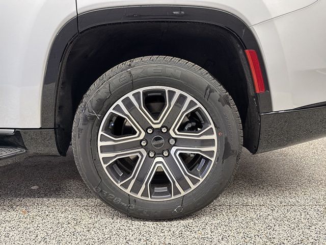 Vehicle image 19 of 22