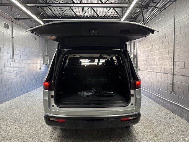 Vehicle image 9 of 22