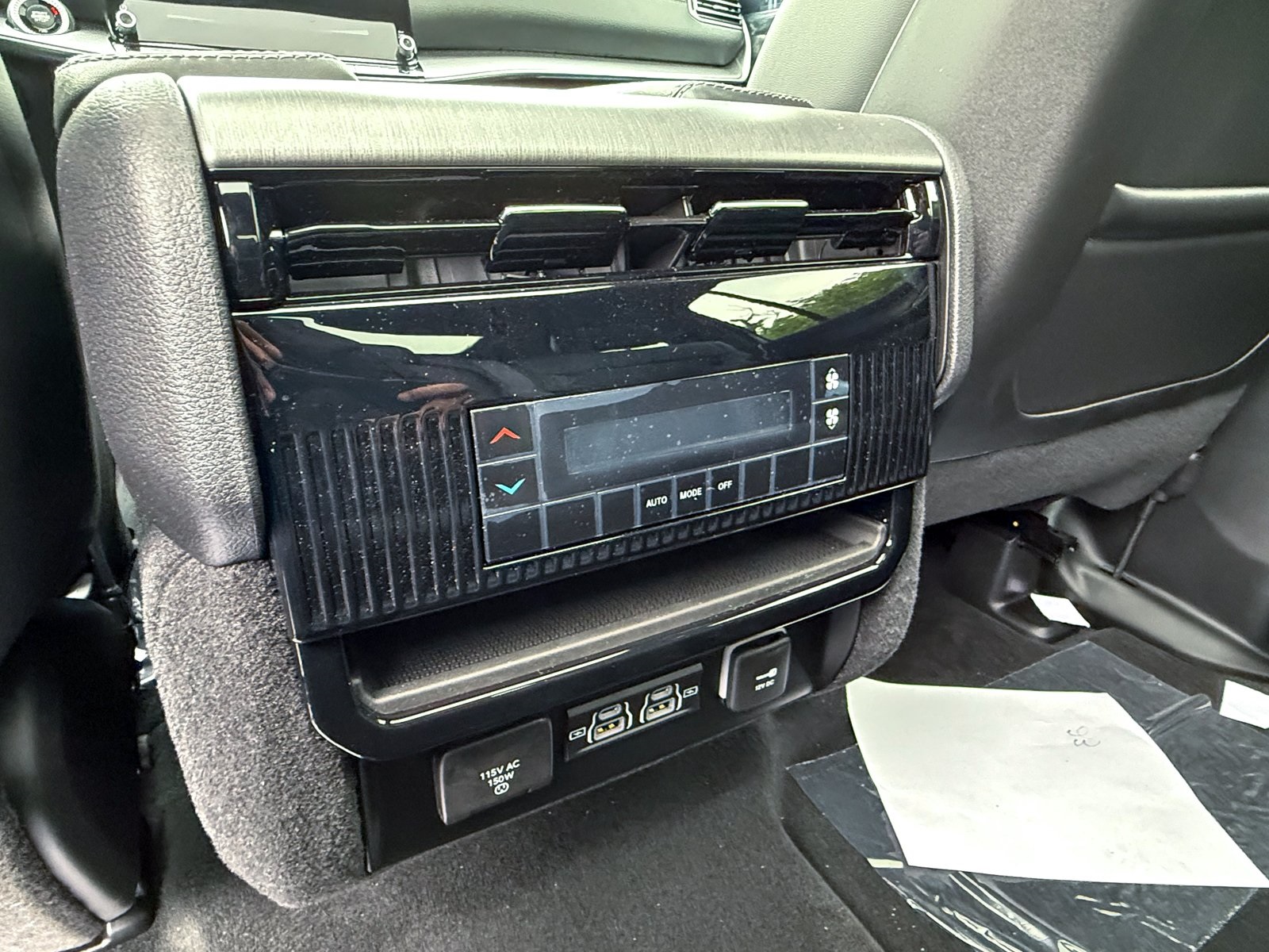 Vehicle image 33 of 40