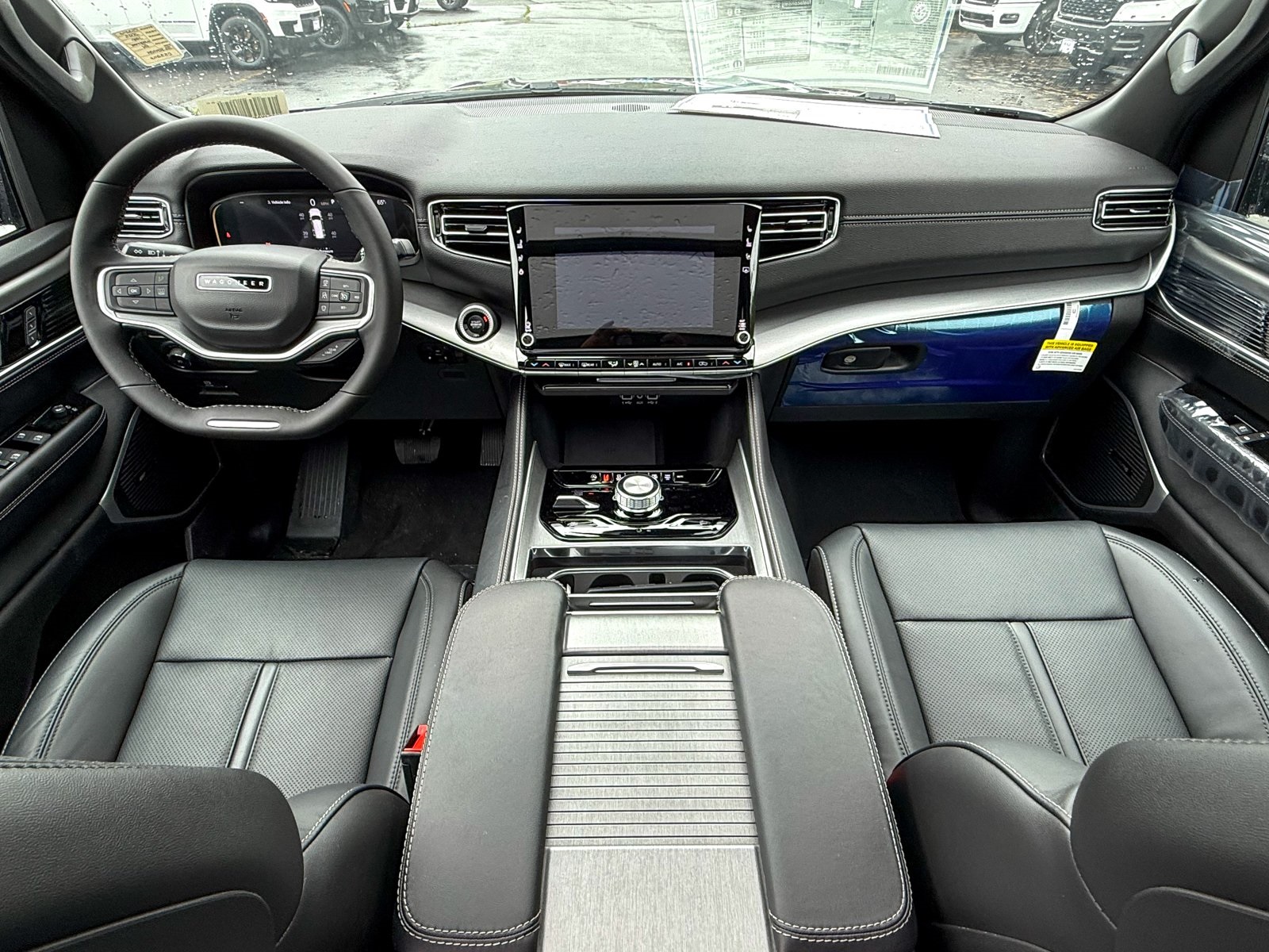 Vehicle image 31 of 40