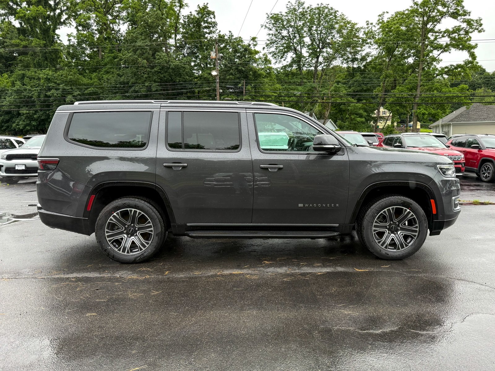Vehicle image 4 of 40