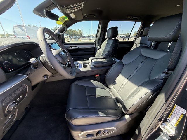 2025 Jeep Wagoneer Base Image 10 of 18