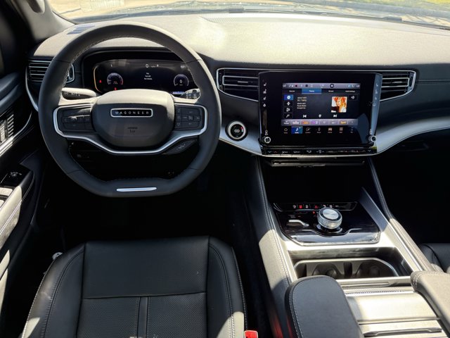 2025 Jeep Wagoneer Base Image 11 of 18