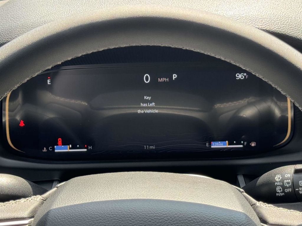 Vehicle image 17 of 27
