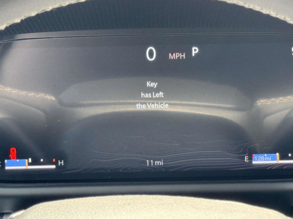 Vehicle image 18 of 27