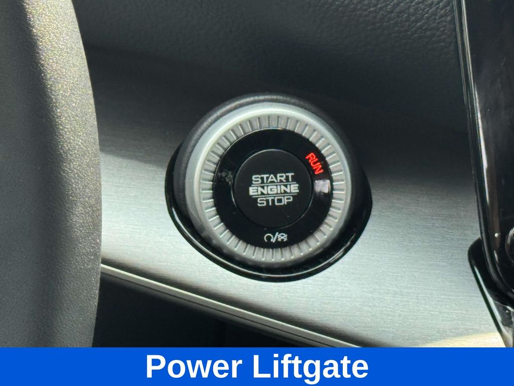 Vehicle image 19 of 27