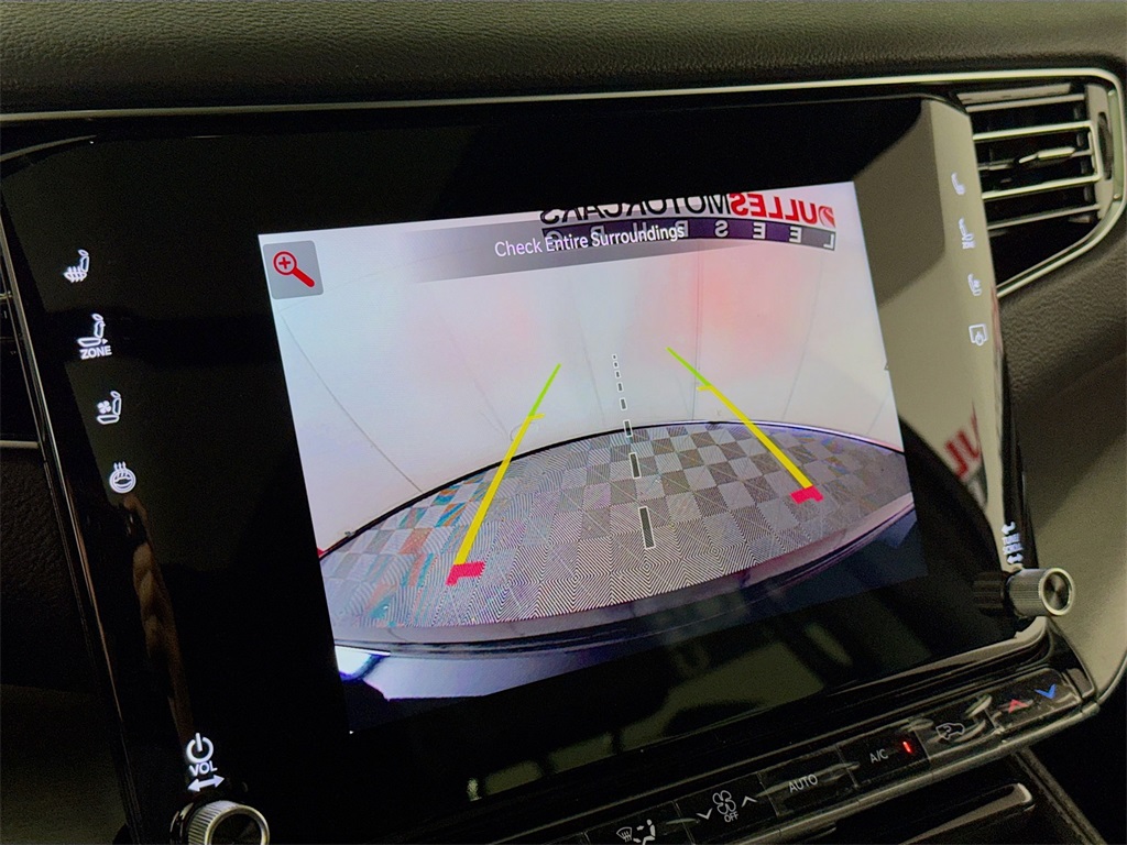 Vehicle image 13 of 33