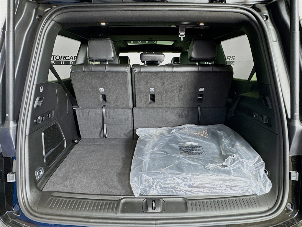 Vehicle image 26 of 33