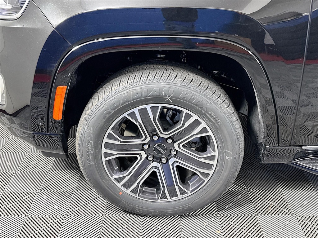 Vehicle image 32 of 33