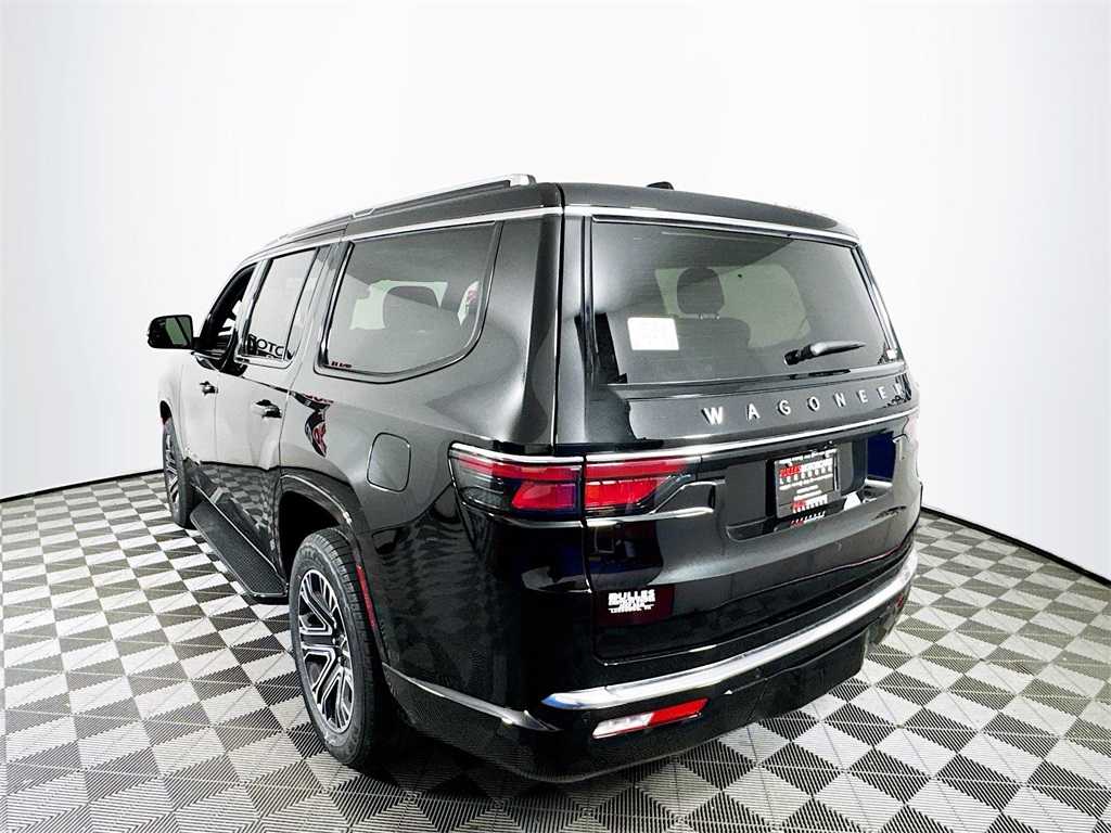 Vehicle image 7 of 33
