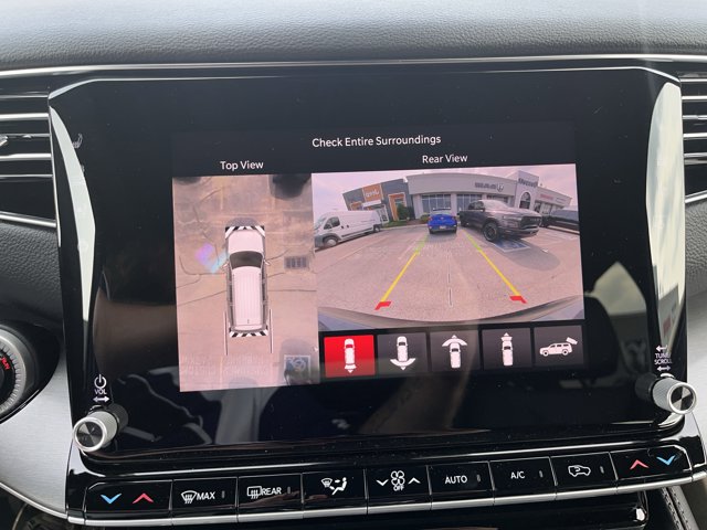 Vehicle image 12 of 13